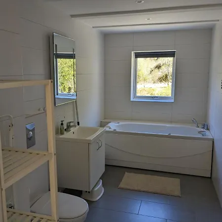 - Your Dream Vacation Awaits In Massfjorden Dom wakacyjny *